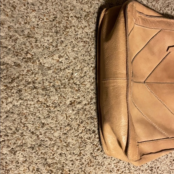 Lucky Brand Leather Crossbody Bag like new barely used - Picture 3 of 5
